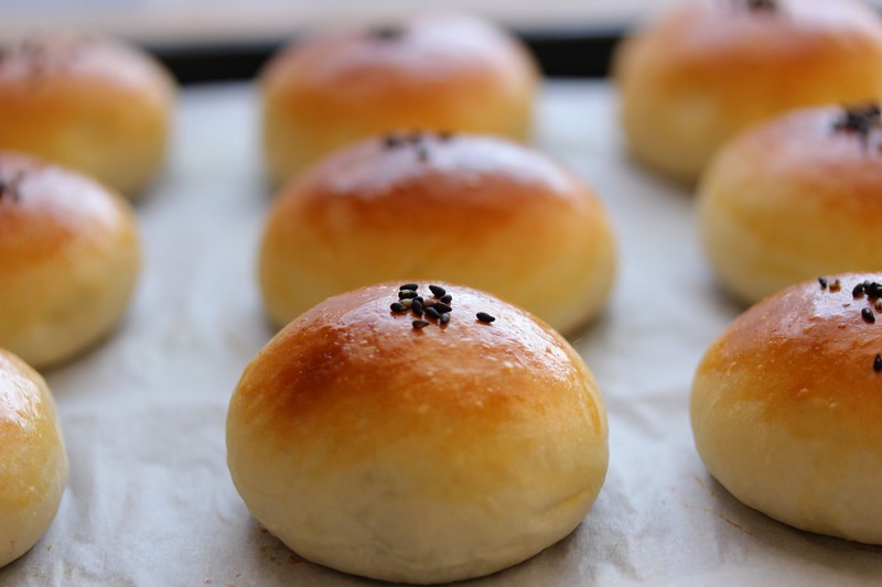 あんぱんの特徴・歴史・味 - 和菓子の季節.com