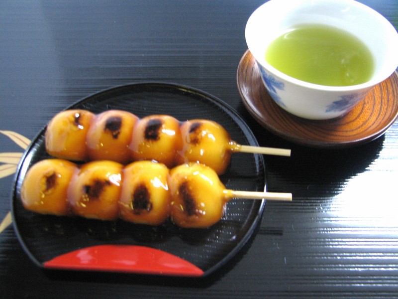 みたらし団子の特徴 歴史 味 和菓子の季節 Com